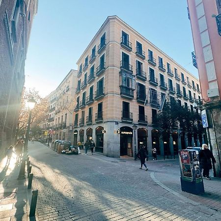Adventure Hostel Madrid Exterior photo