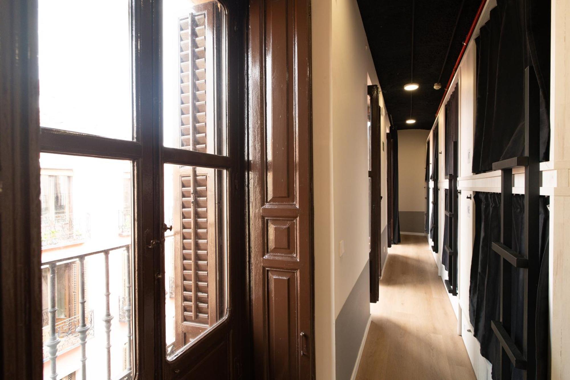 Adventure Hostel Madrid Exterior photo